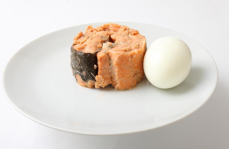 Canned Salmon with Bolied Egg